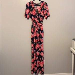 NWT Floral Maxi Dress with Pockets!